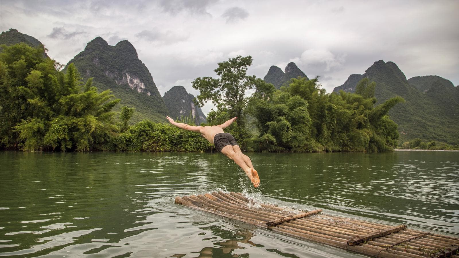 Banner image of China: Cafés & Karst Mountains