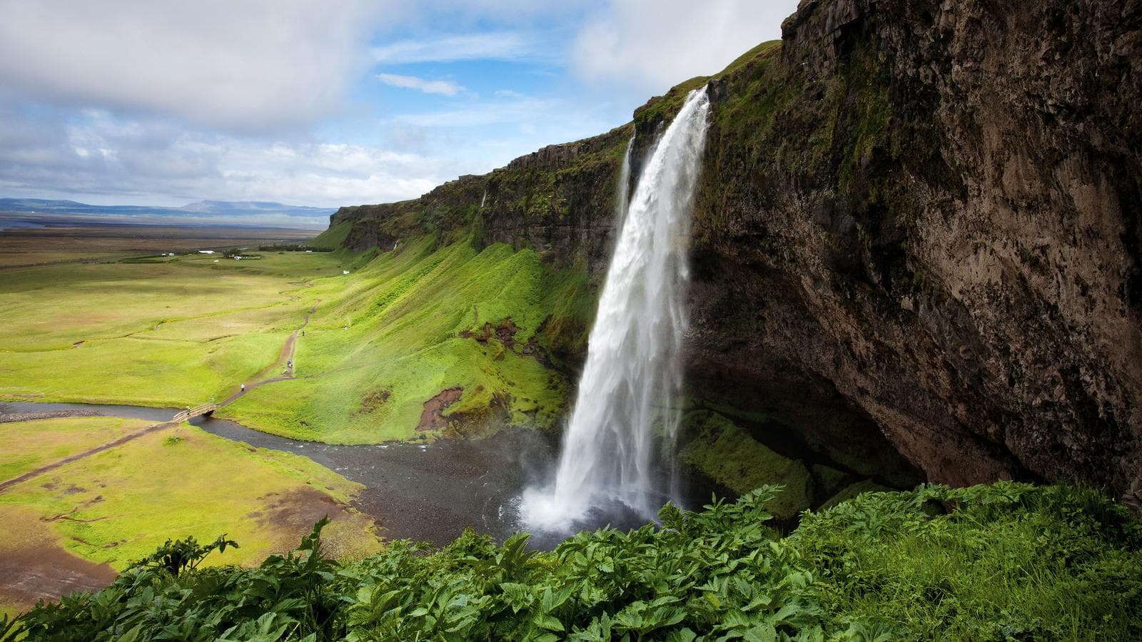 Banner image of Iceland Camping on a Shoestring 