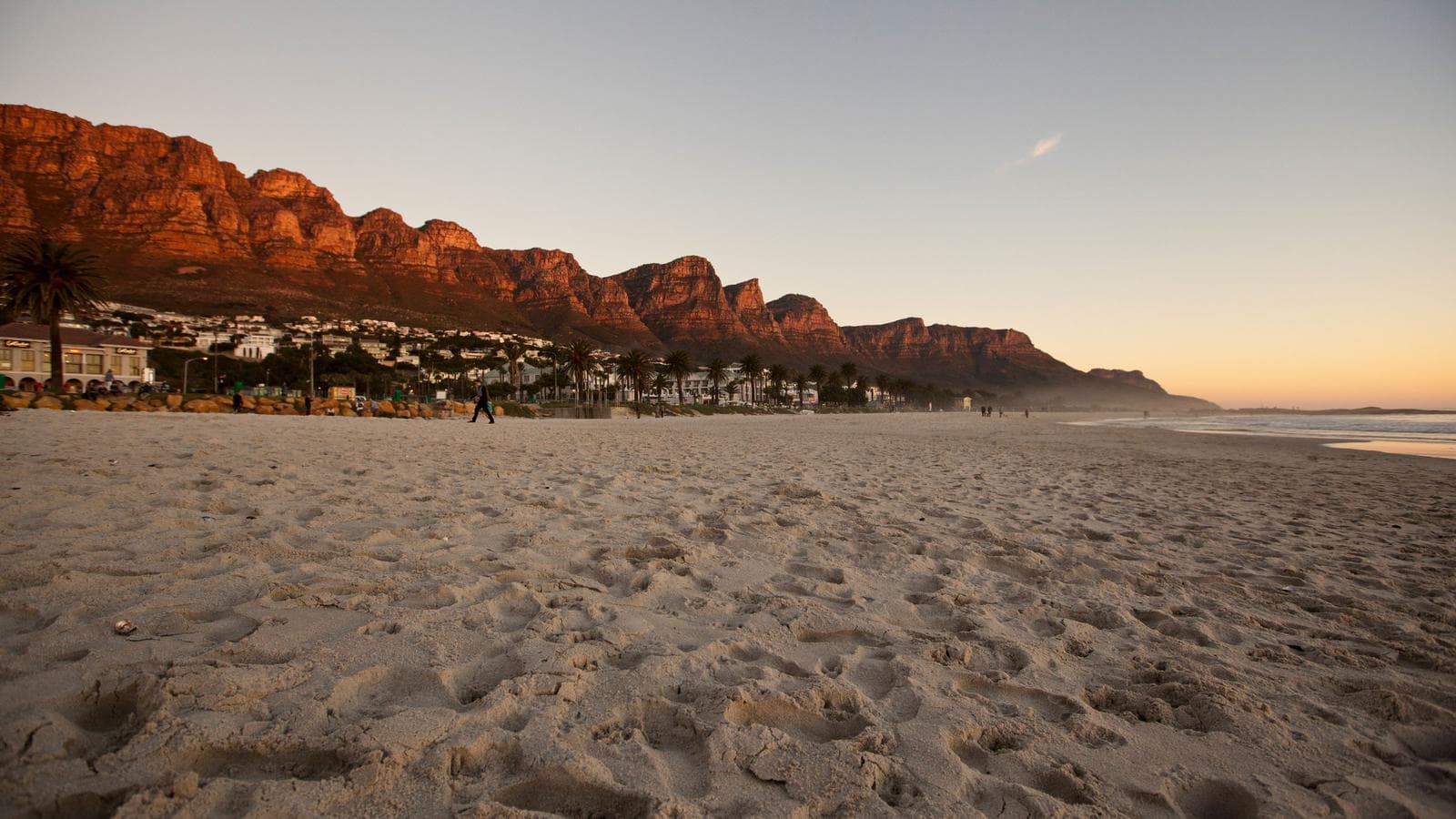 Banner image of Cape Town, Kruger, & Victoria Falls Wildlife Safari
