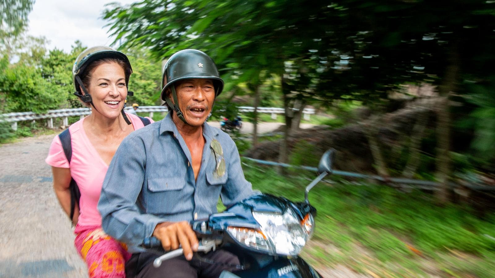 Banner image of China & Vietnam: Chengdu to Hanoi