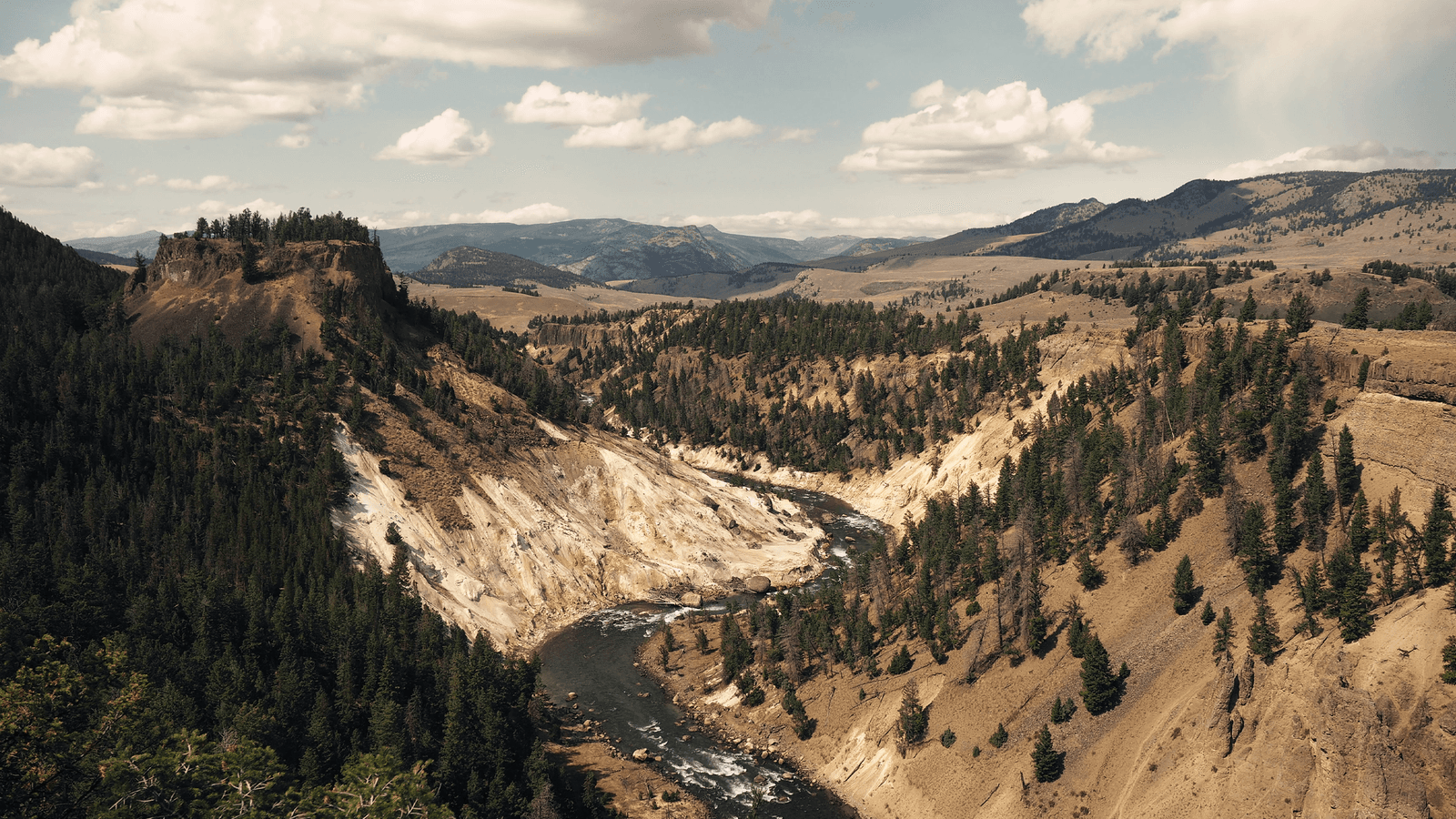 Banner image of Yellowstone Camping Explorer