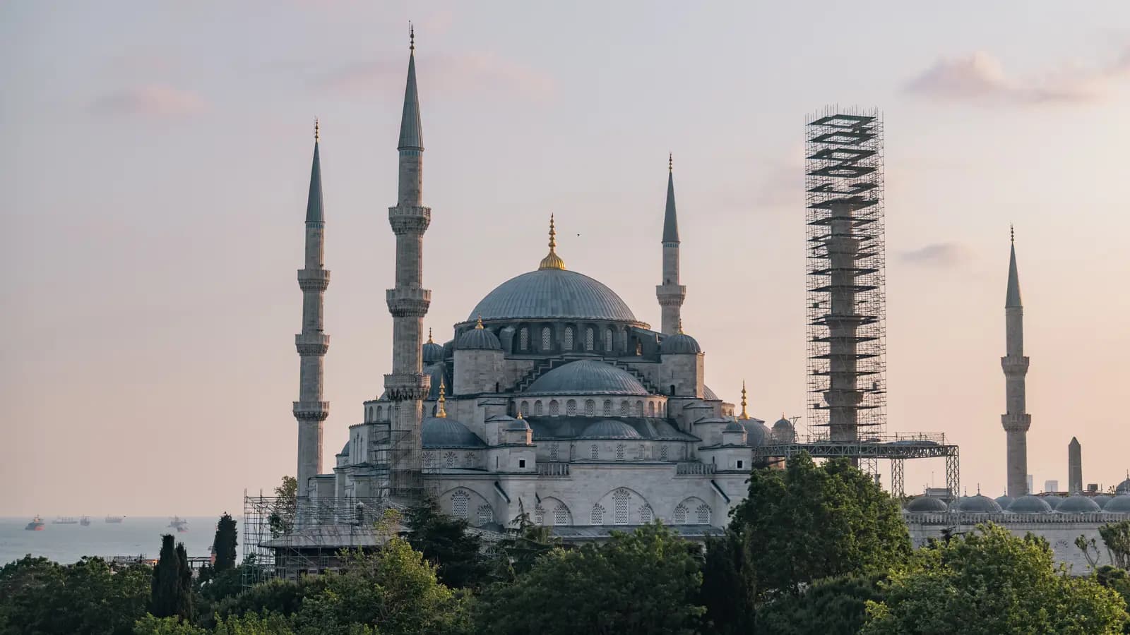 Banner image of Four Days in Istanbul