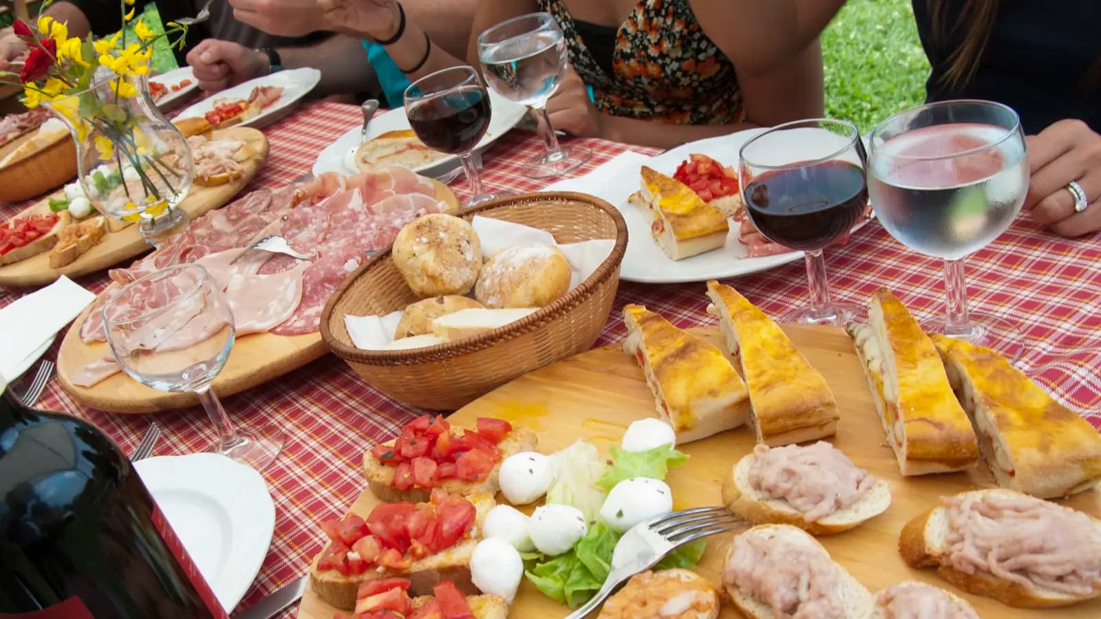 Banner image of Local Living Italy—Tuscany San Gimignano
