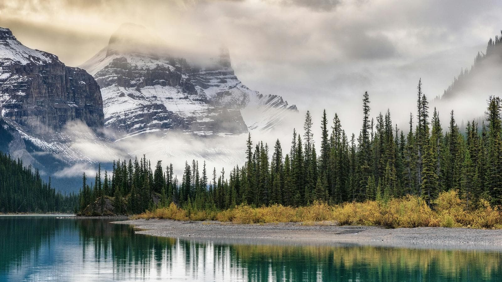 Banner image of Signature: Canada's Rocky Mountains, Banff & Indigenous Traditions