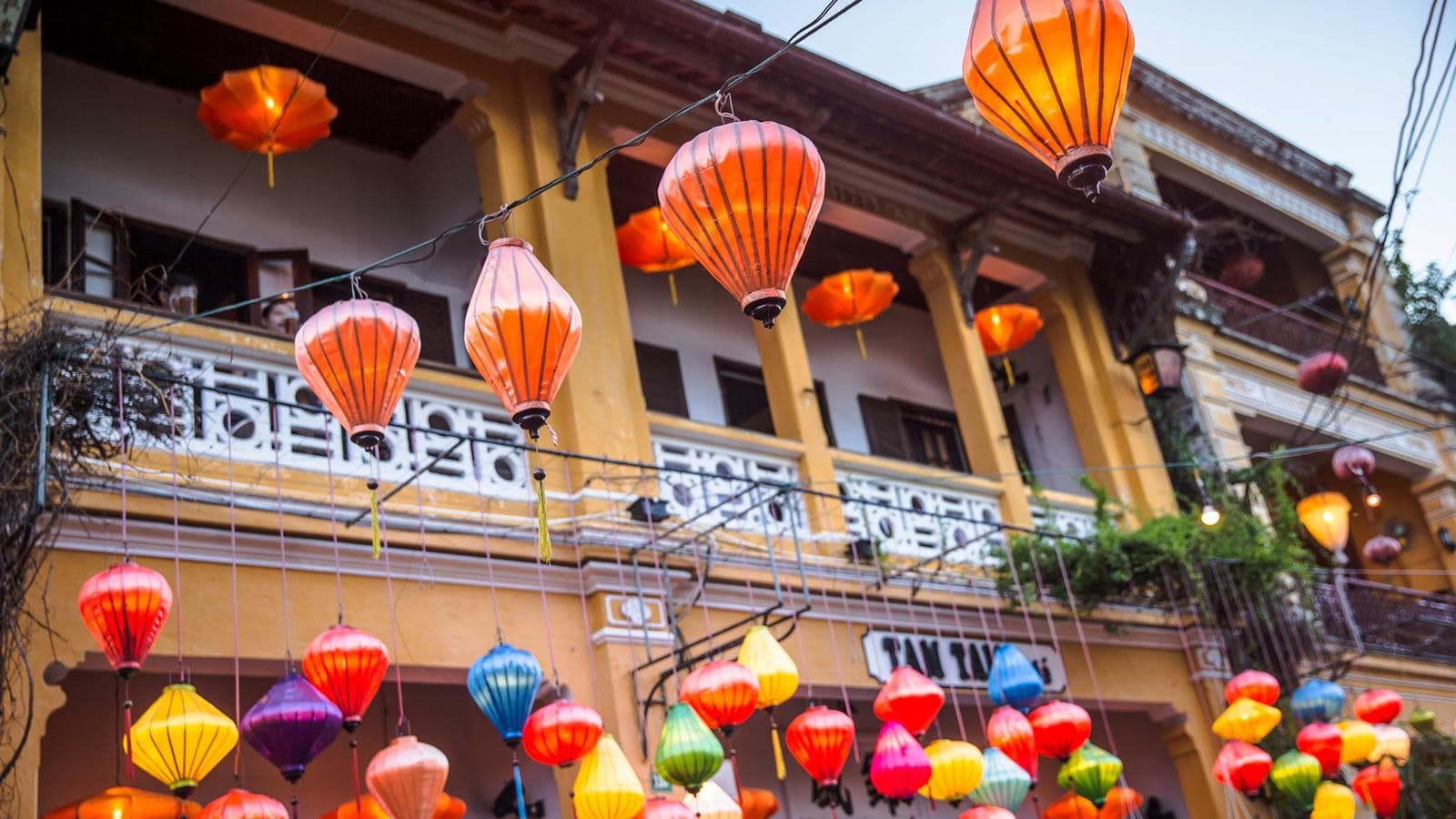 Banner image of Cambodia to Vietnam: Night Markets & Noodle-Making