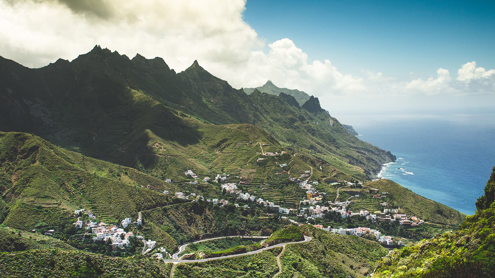 Get a bird's-eye view on a Canary Islands hiking tour