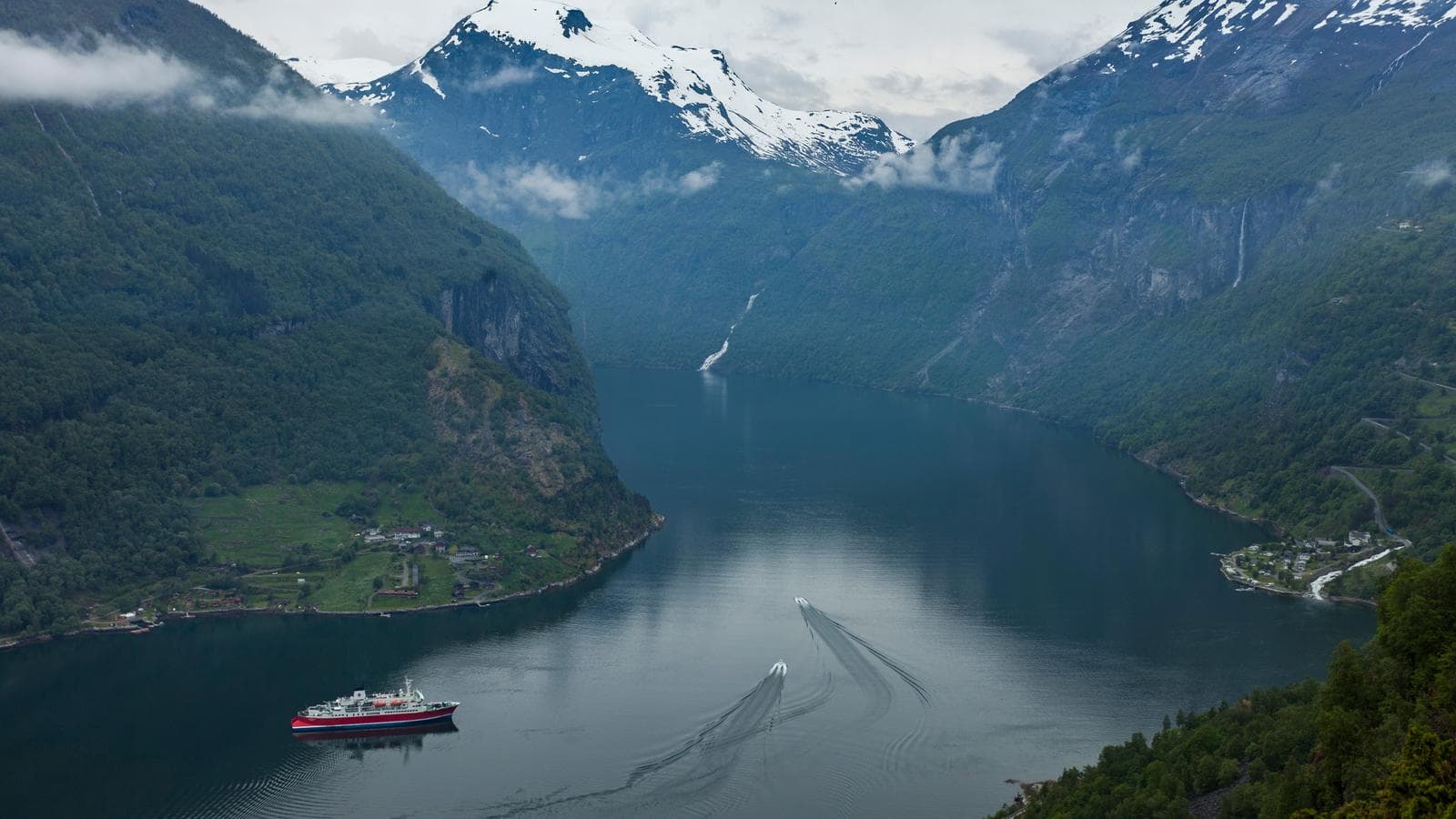 Banner image of Norwegian Fjords & Arctic Discovery