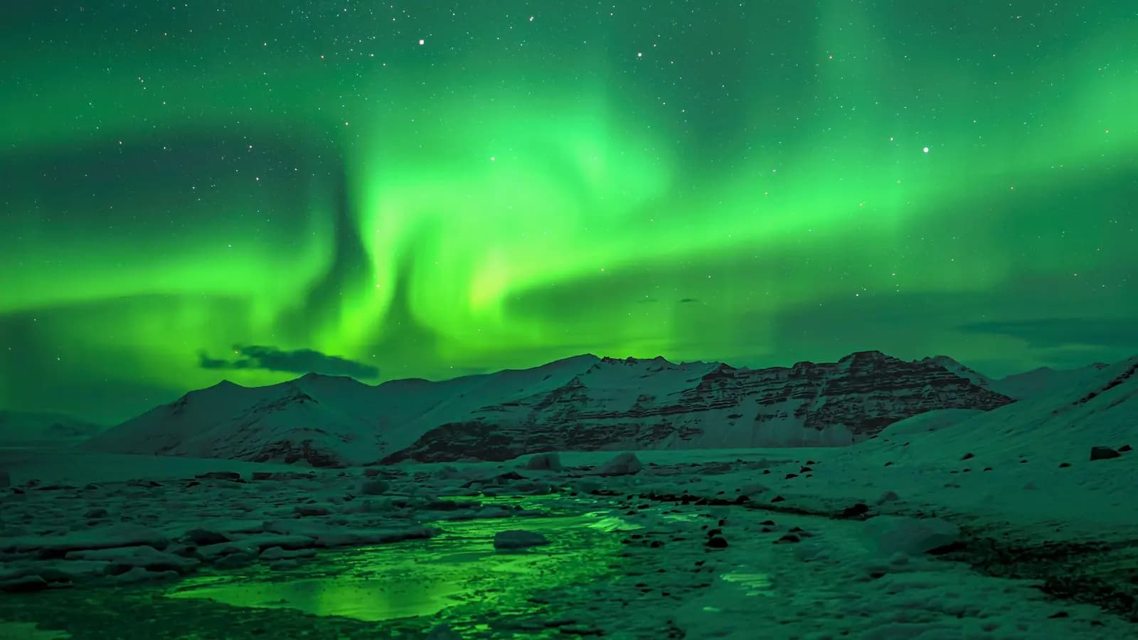 Banner image of Signature: Iceland's Winterscapes, Golden Circle & Northern Lights