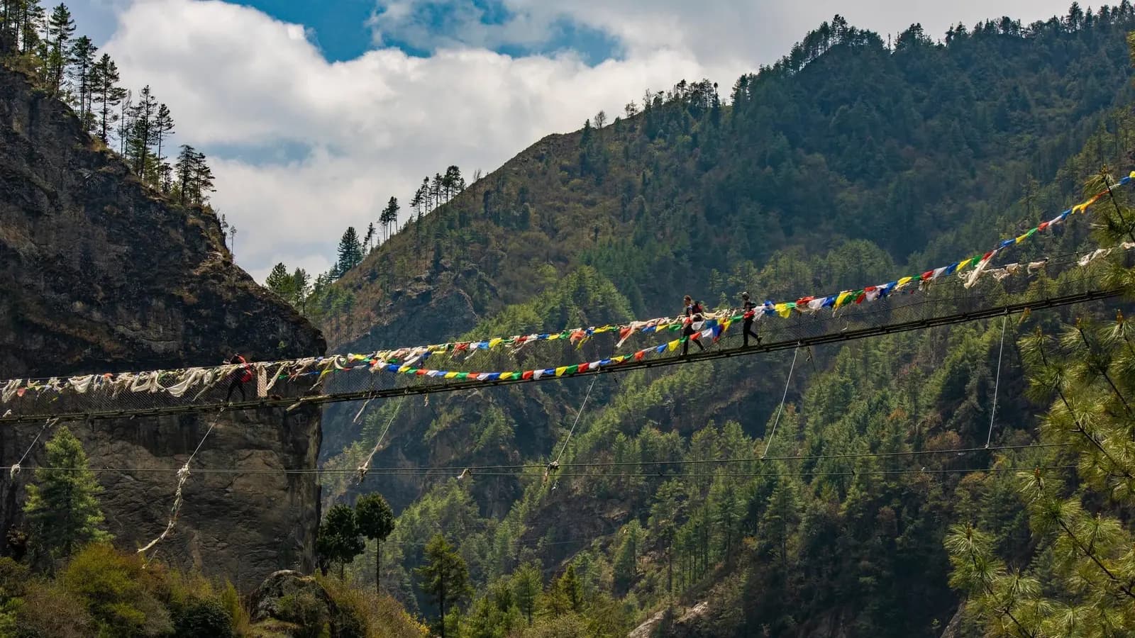 Banner image of Nepal: Annapurna Hiking & Chitwan National Park