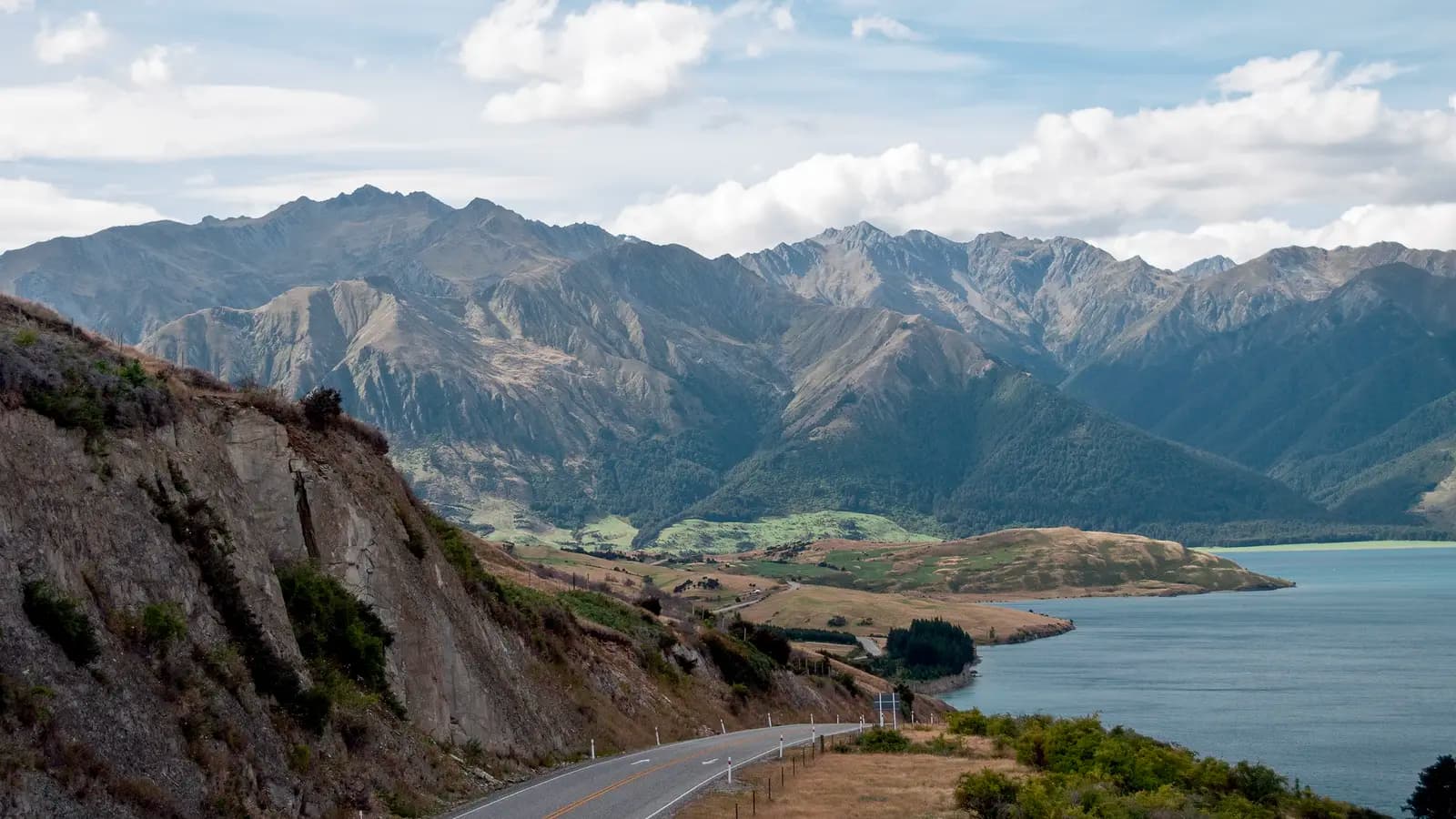 Banner image of Australia and New Zealand: Surf, Sun & Epic Parks