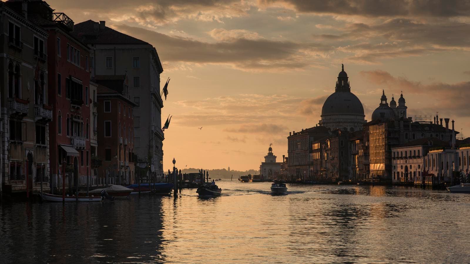 Banner image of Winter in Italy with Venice Carnival