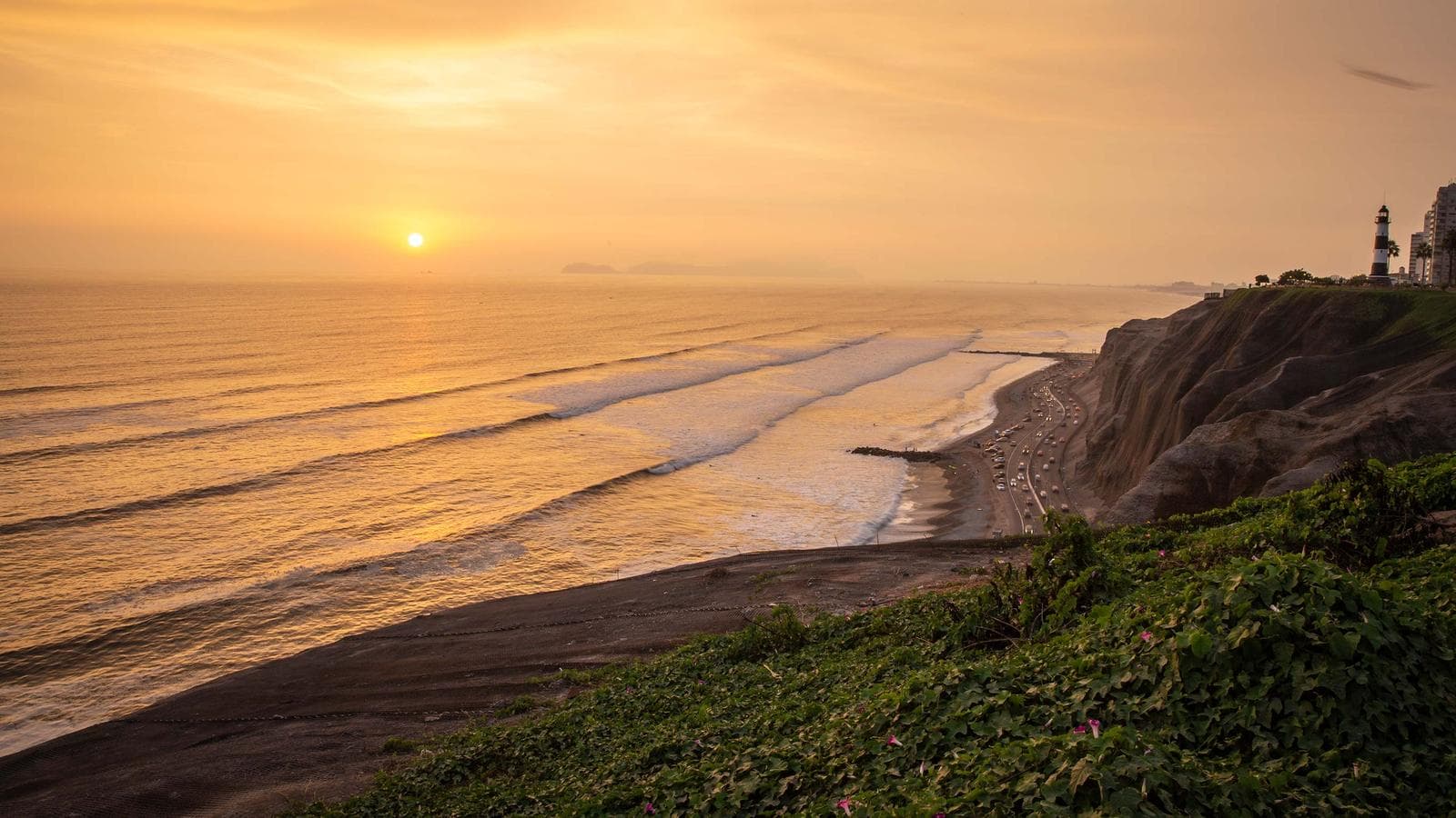 Banner image of Lima Day Tour: Miraflores by Bike (half day)